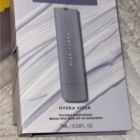 Fenty Lavender Cosmetic Bag bundle NIP - Picture 4 of 10